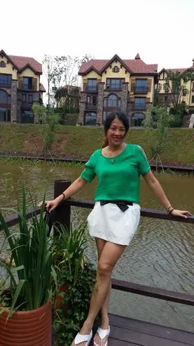 42岁离异女征婚照片(id:67322543)_重庆征婚交友_珍爱网