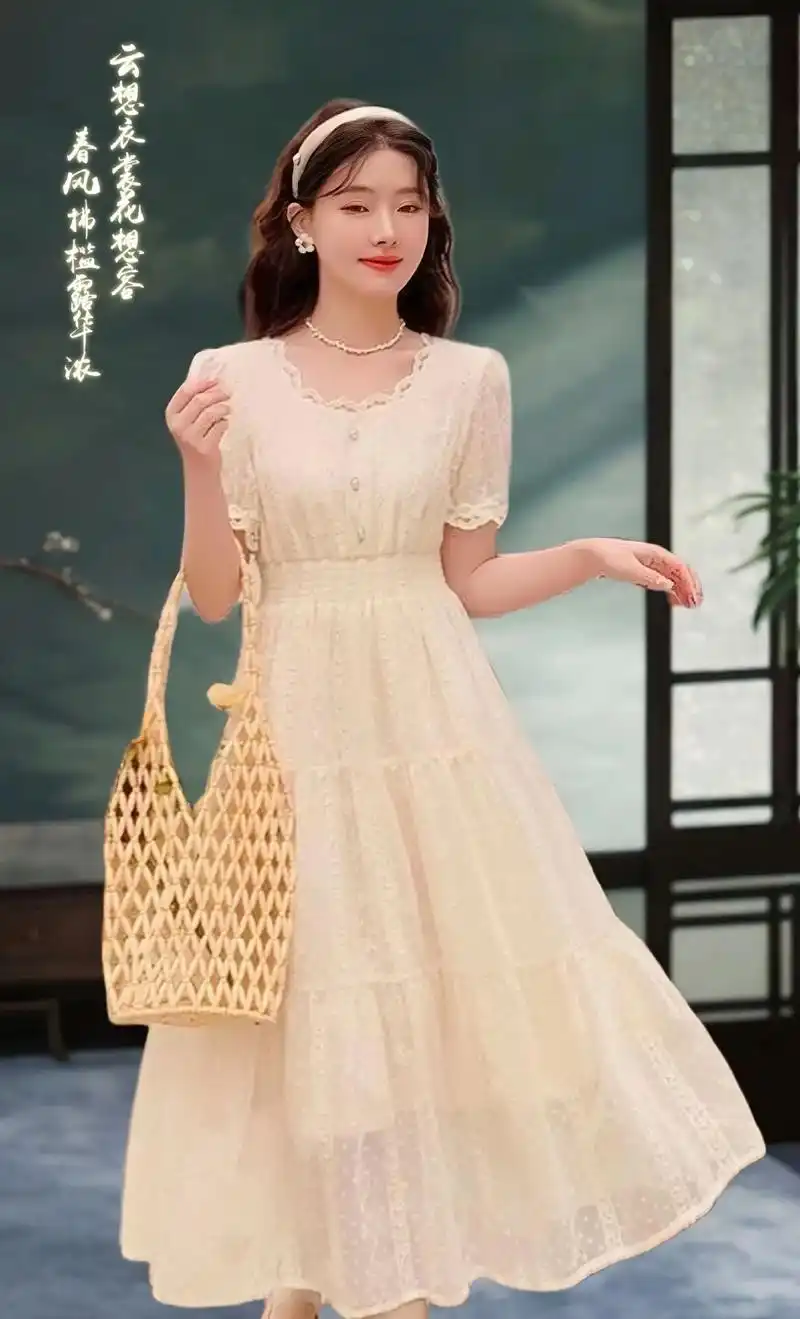 蕾丝法式连衣裙