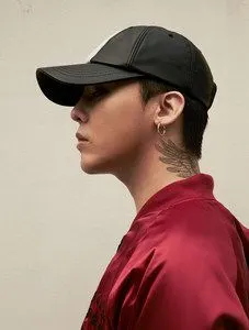 权志龙海报同款图片