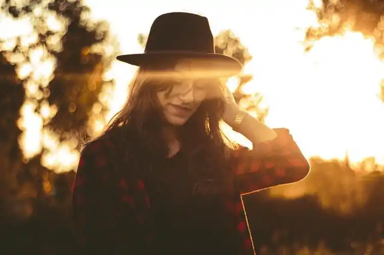 唯美意境女生微笑