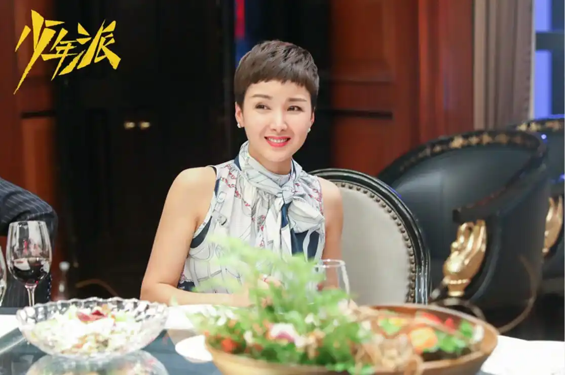 "职场靓妈"黄曼为女奔波 《少年派》温情收官_邓心华