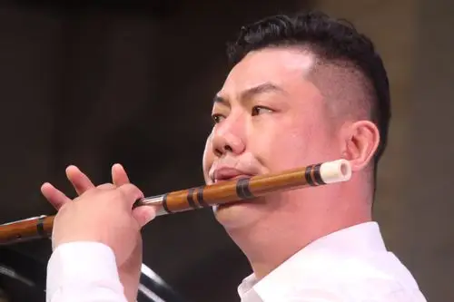 江苏籍优秀青年竹笛演奏人才的雄姿