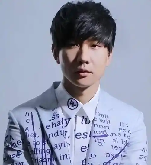 当红塌鼻子的男明星,来看看有没有你喜欢的那位_歌曲_吴磊_鼻梁