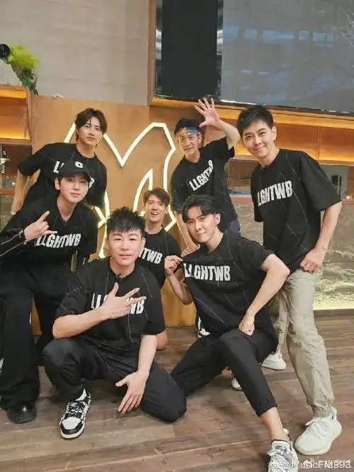 网友给胡彦斌组合起名恋与胡彦斌##胡彦斌没组合名有点着急