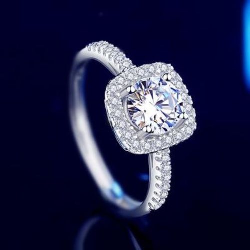 公主方包形钻戒女钻石豪华群镶莫桑黄钻一克拉戒指