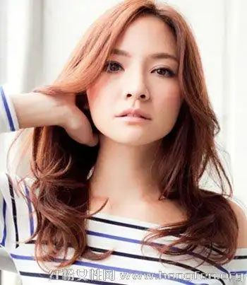 方脸女生适合什么发型修颜瘦脸很简单3