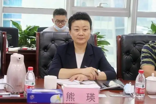 市民政局党组书记局长熊瑛与国家开发银行行业四部总