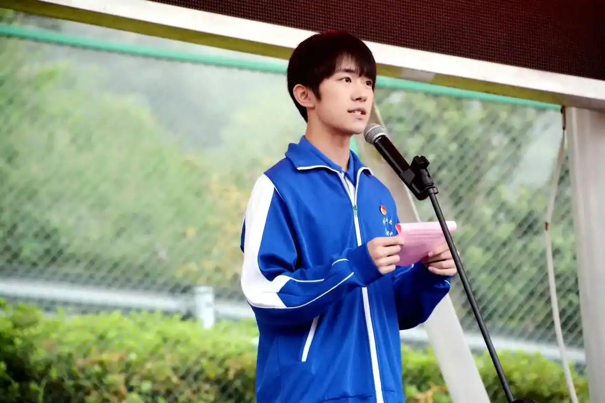 原来距离高中时期的#易烊千玺 已经过去了这么久了