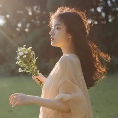 高清好看的微信女生唯美气质头像图片