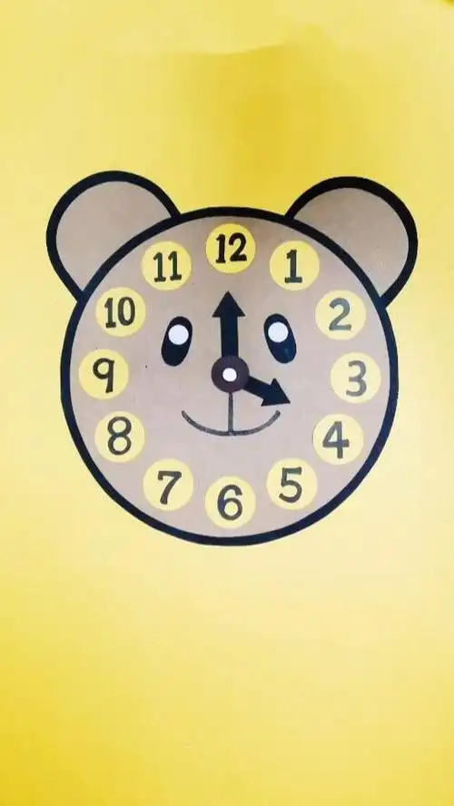 怎样做可爱的小熊时钟小手工?