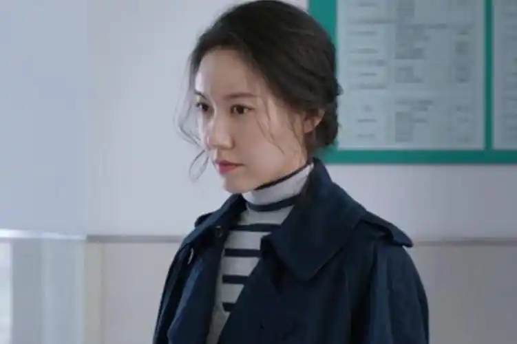 电视剧《都挺好》中冷静又清醒的"大嫂"再次刷新了观众对高露的认知