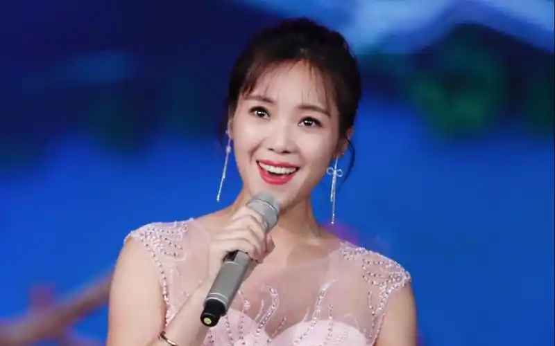 因哥哥去世,刀郎悲痛写下了这首歌,云朵现场演唱瞬间泪洒全场!