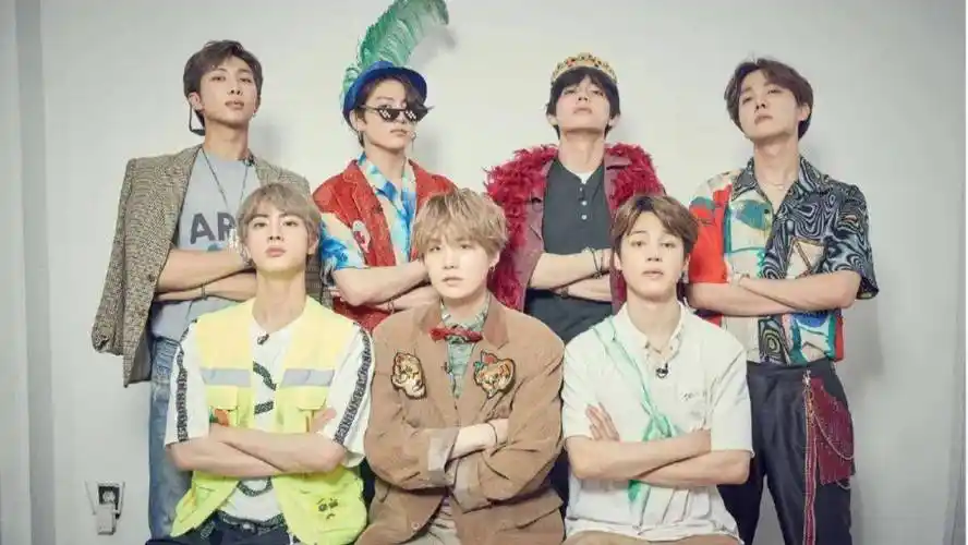 他俩同框太炸了!_张艺兴_金希澈_偶像