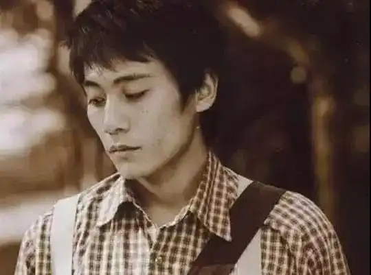 刘烨| 如小鹿的美少年,怎成了油腻的中年大叔?