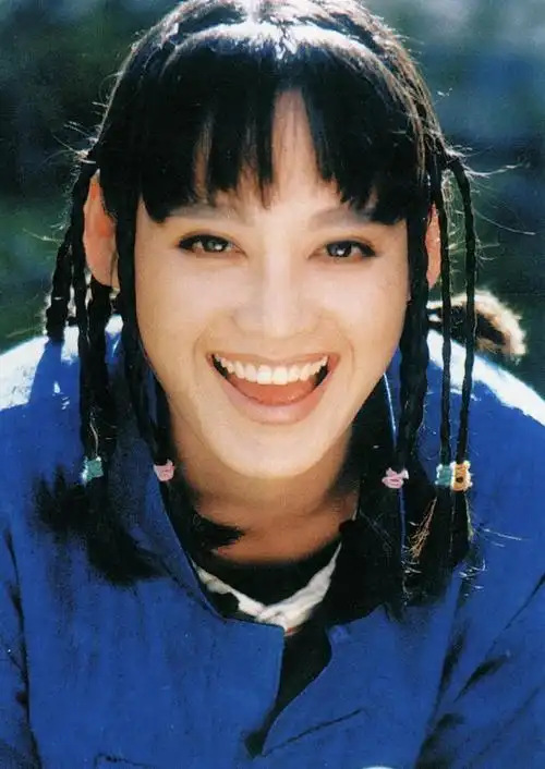 古雷比宁静小,两人从恋爱到结婚,一直非常低调.