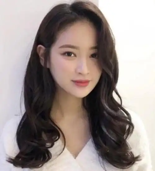 2021减龄长直发造型 甜美减龄神器 - 长发发型 - 发型社