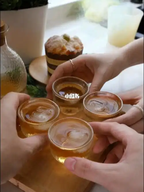 跟姐妹喝酒当然也要仪式感啊