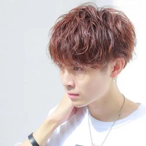 男生轻微纹理烫换个纹理发型感觉帅多了