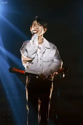 易烊千玺 2019玊尔演唱会