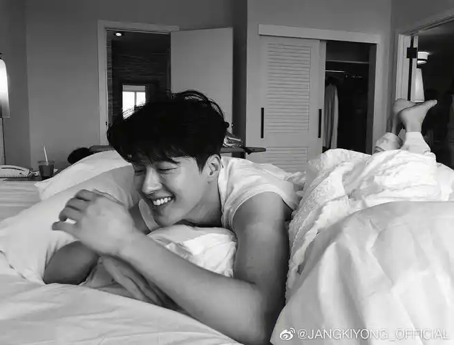 张基龙  男友视角的龙龙帅到爆炸