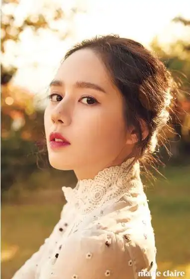 韩佳人拍摄时尚大片 谈及晋升人母的生活