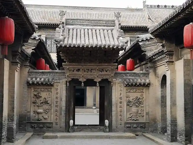 中国最大的庄园式建筑群一一常家庄园