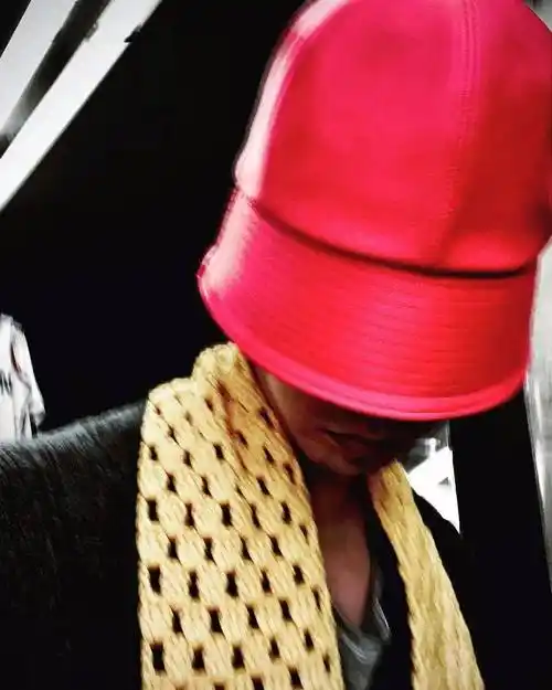 最新权志龙ins自拍照终于营业了67