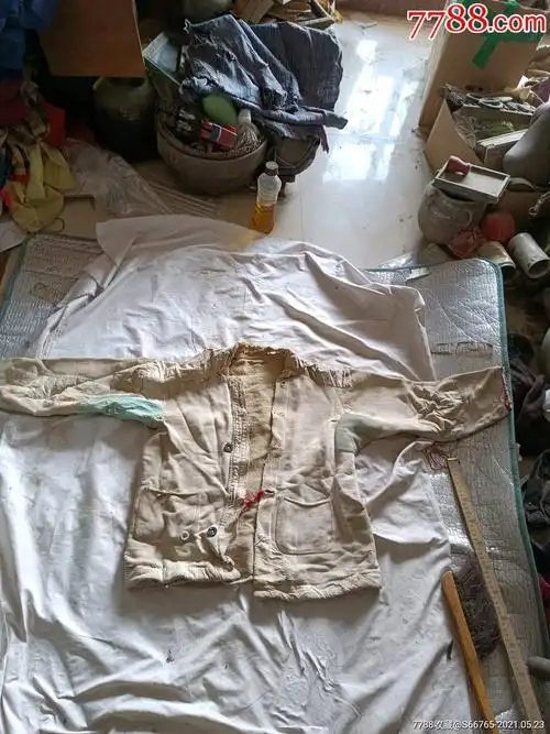 怀旧老手工补丁白绒衣