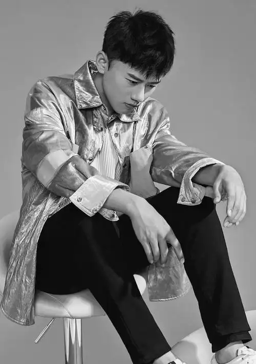 张杰图片 张杰黑白魅力写真图片