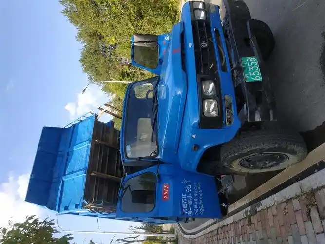 出售东风尖头6105自卸车