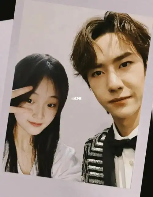 终于和王一博合照了