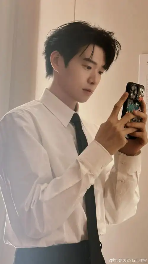 魏大勋的碎片文件夹#07「碎片363936」—— 拍了一张照片