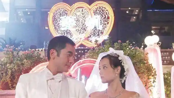 原创《一帘幽梦》费云帆狂扇紫菱十多巴掌:提醒女孩,任性要有度_楚濂