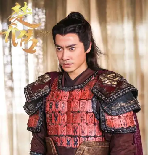 还记得《花千骨》的单春秋吗?当初嫌他丑,换现代装后帅气十足