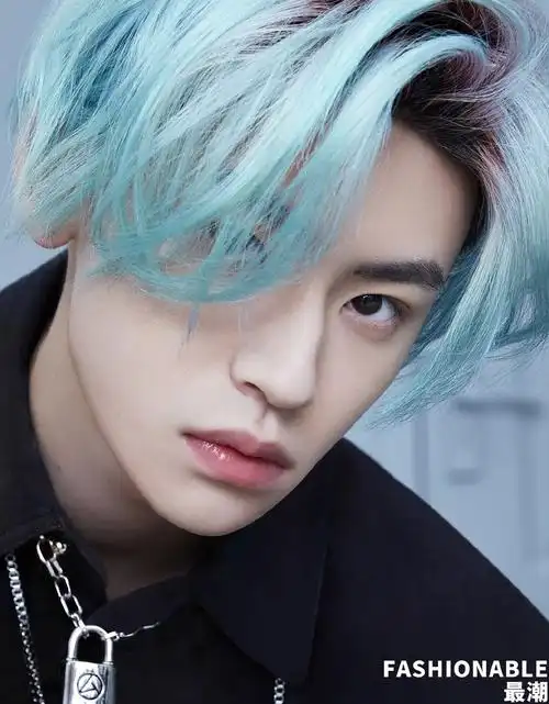 小鬼王琳凯时尚酷帅写真图片19