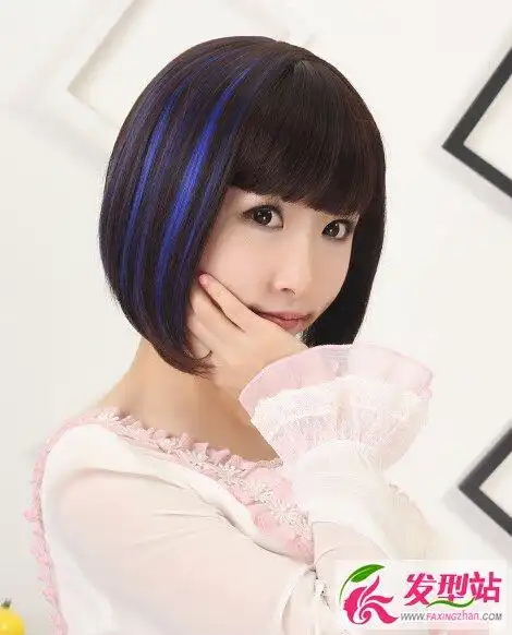 学院风&短发bobo染发&蓝色挑染发色挑染是最常见的染发方式.