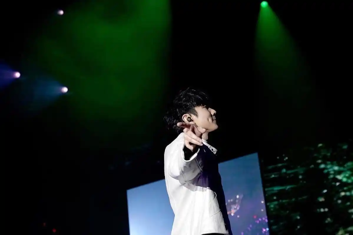 林俊杰jj20香港演唱会歌单 《jj20世界巡回演唱会-香港站》首场(2023