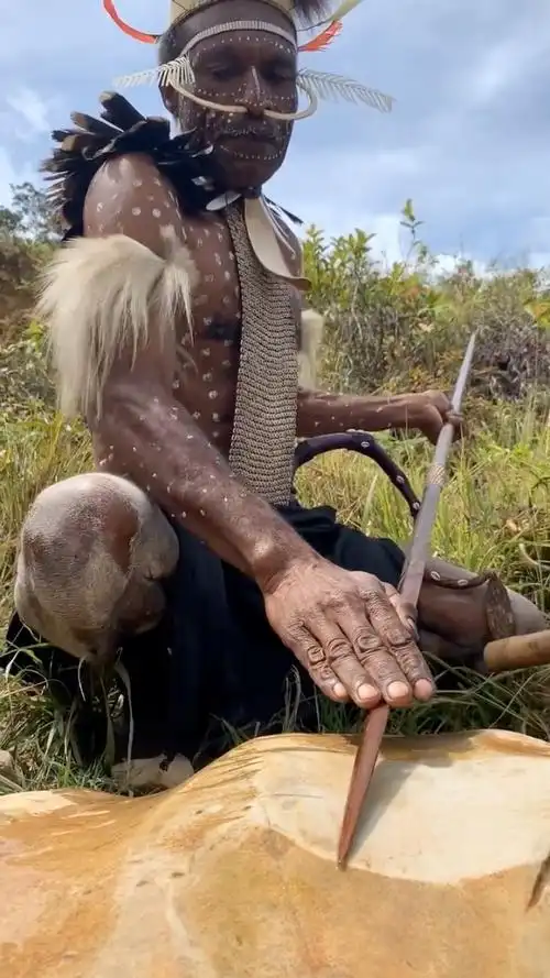 原始部落:部落的猎人们准备开始狩猎了!