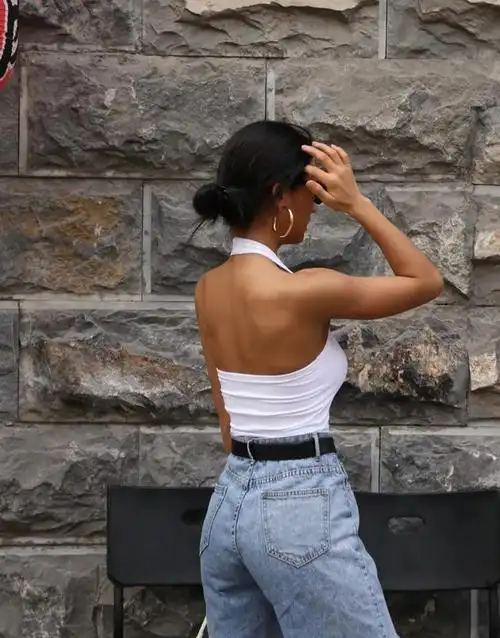 90后健身女王好身材不挑肤色黑皮肤反而让她的身材更性感