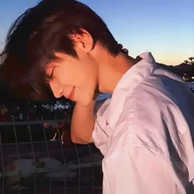 ins小众文艺范优质男生头像