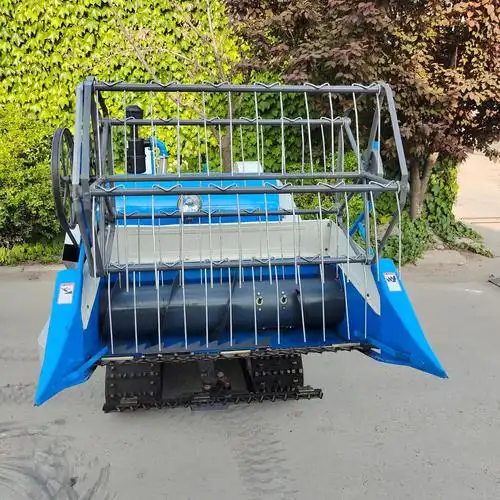 0 工程橡胶履带小型联合收割机 自走式烂泥水稻稻谷全自动收获机图片