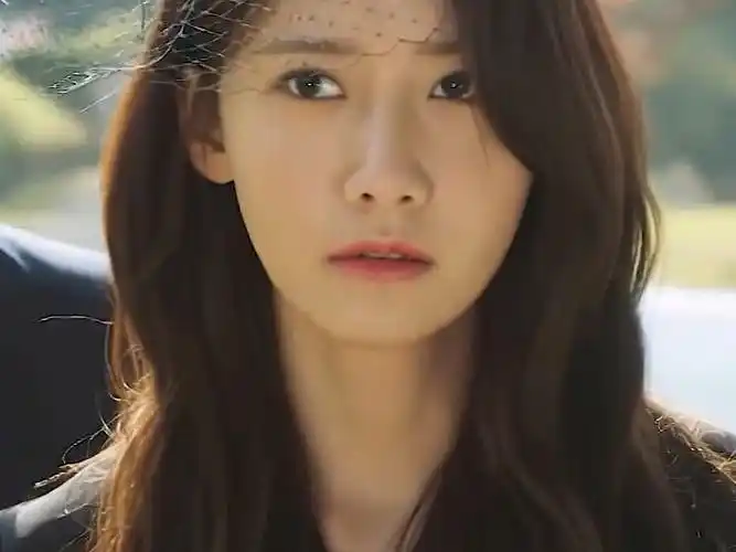 我们都是折翼的天使,所以没有一个会飞翔……#林允儿 #thek2 #羽翼