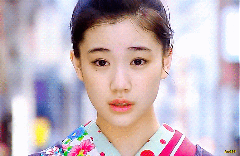 苍井优身上有一种罕见的天真感.