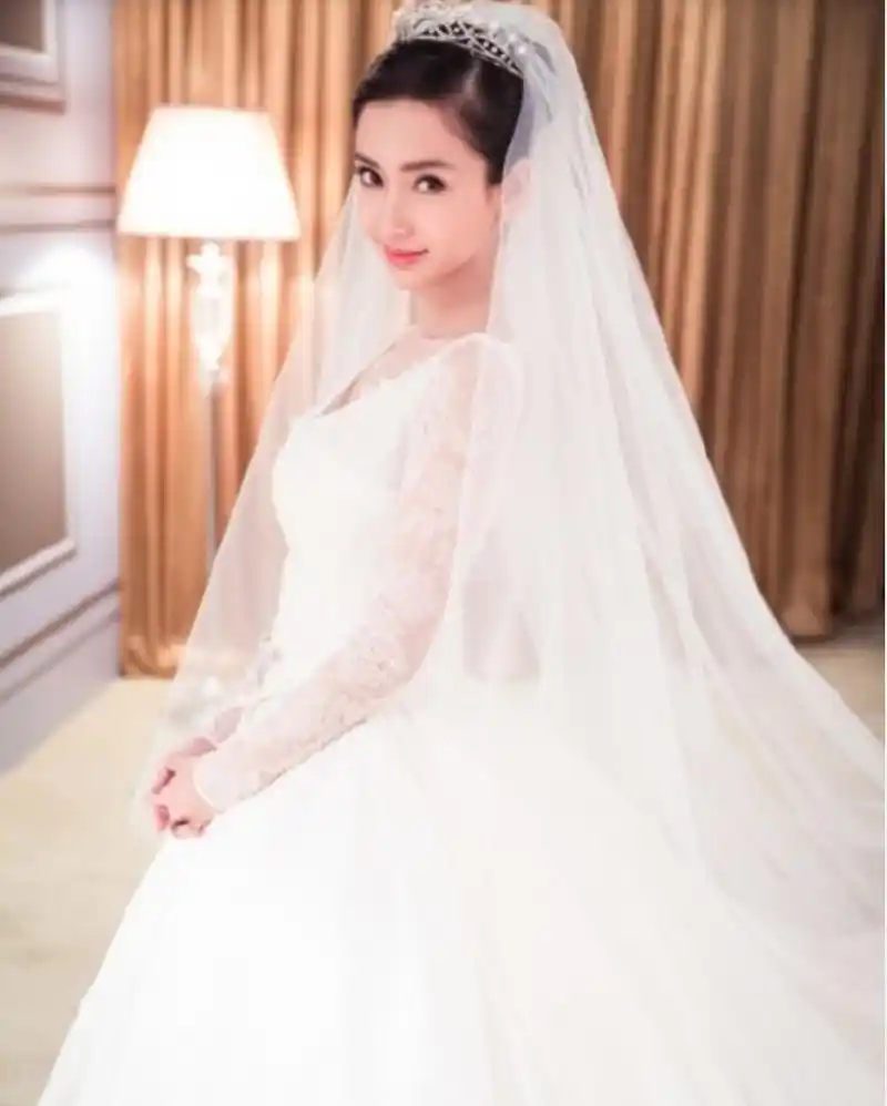 组图:女星婚纱照盘点!唐嫣梦幻刘诗诗柔美赵丽颖霸气