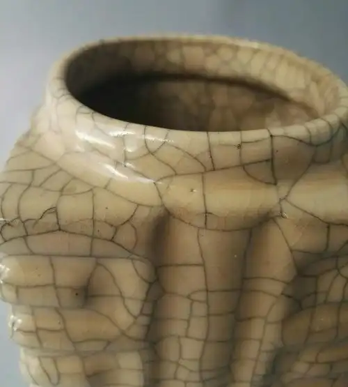 一阅千年:宋代哥窑琮式瓶欣赏.