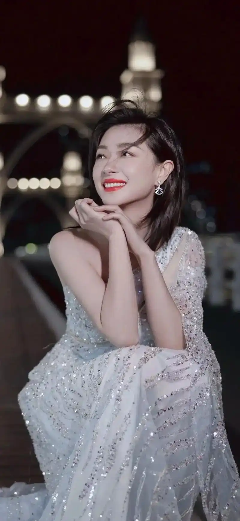 玖九壁纸676161侧颜惊为天人万茜