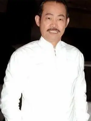 曝62岁元华生活落魄 不拍戏时月薪仅约3千港币