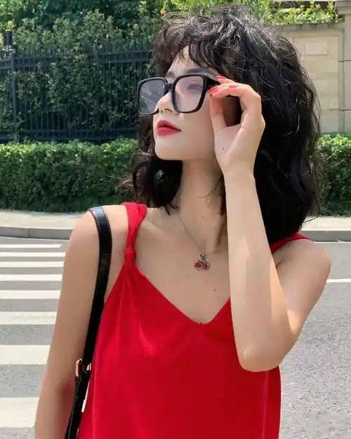 复古港风短发啊～_中国_发型_形象