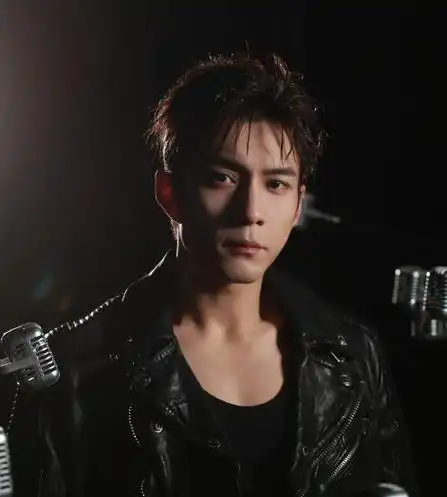 昔日董又霖;昔日邓伦;因为胡夏这个长相,貌似在金晨的男友库里是不过