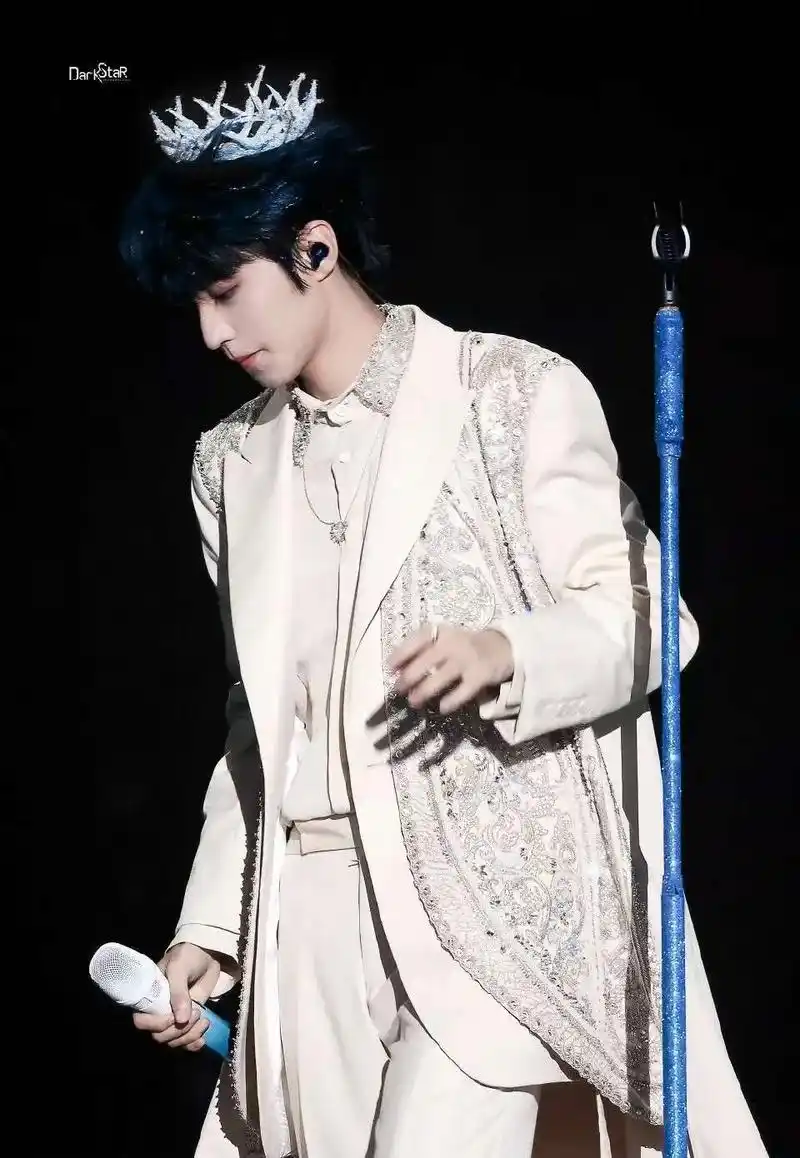 王俊凯二十四岁肆意生长 #小螃蟹 #蓝海猖狂 王俊凯生日 - 抖音